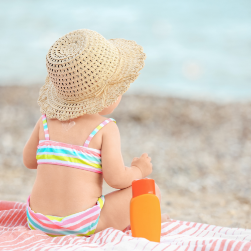 15 Must Have Toddler Beach Essentials For a Stress Free Day At The Beach